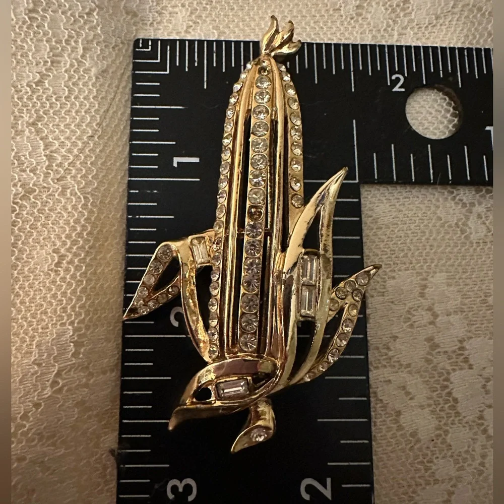 Gold Toned ⚠️ Faux Stones Corn Stalk Brooch Missing a few stones unsigned